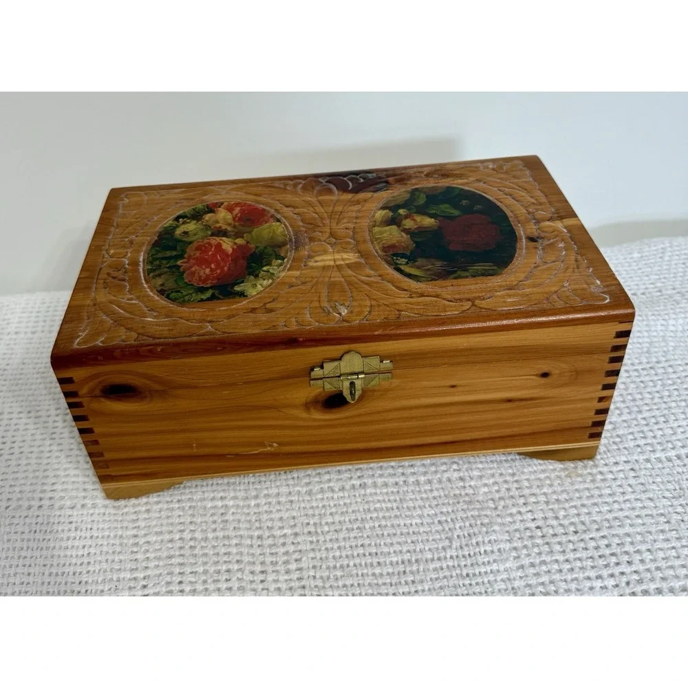 Vtg Wood 1950s Carved Candy‎ Jewelry Box Floral Lid Inset Mirror Dovetailed
